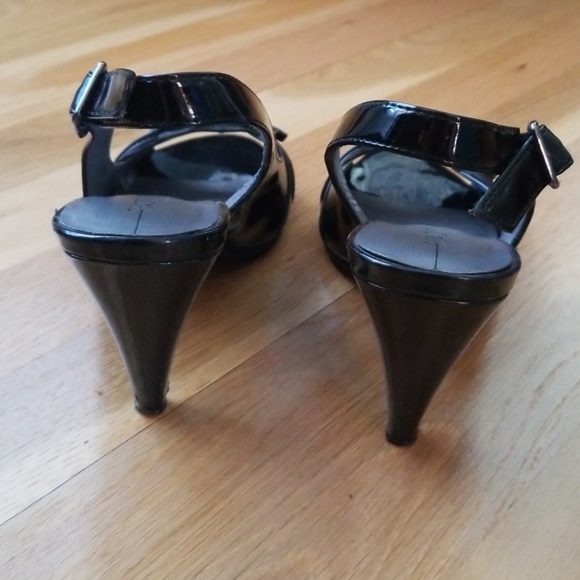Peeptoe Patent Leather Slingbacks - Picture 5 of 7